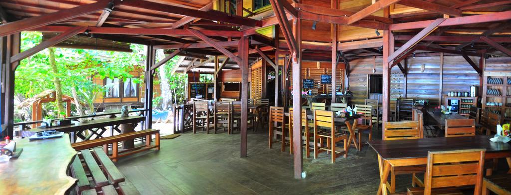 Raja Ampat Dive Resort Tapokreng Екстериор снимка