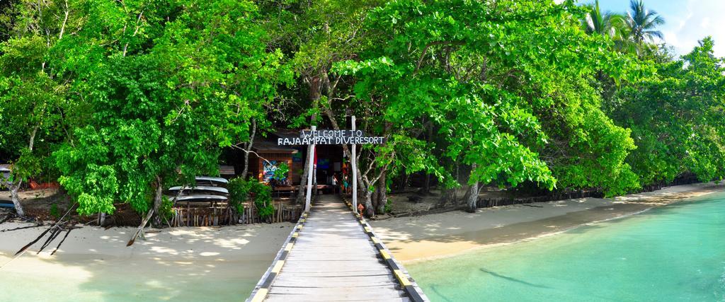 Raja Ampat Dive Resort Tapokreng Екстериор снимка
