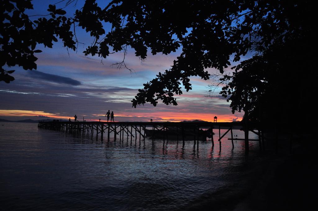 Raja Ampat Dive Resort Tapokreng Екстериор снимка