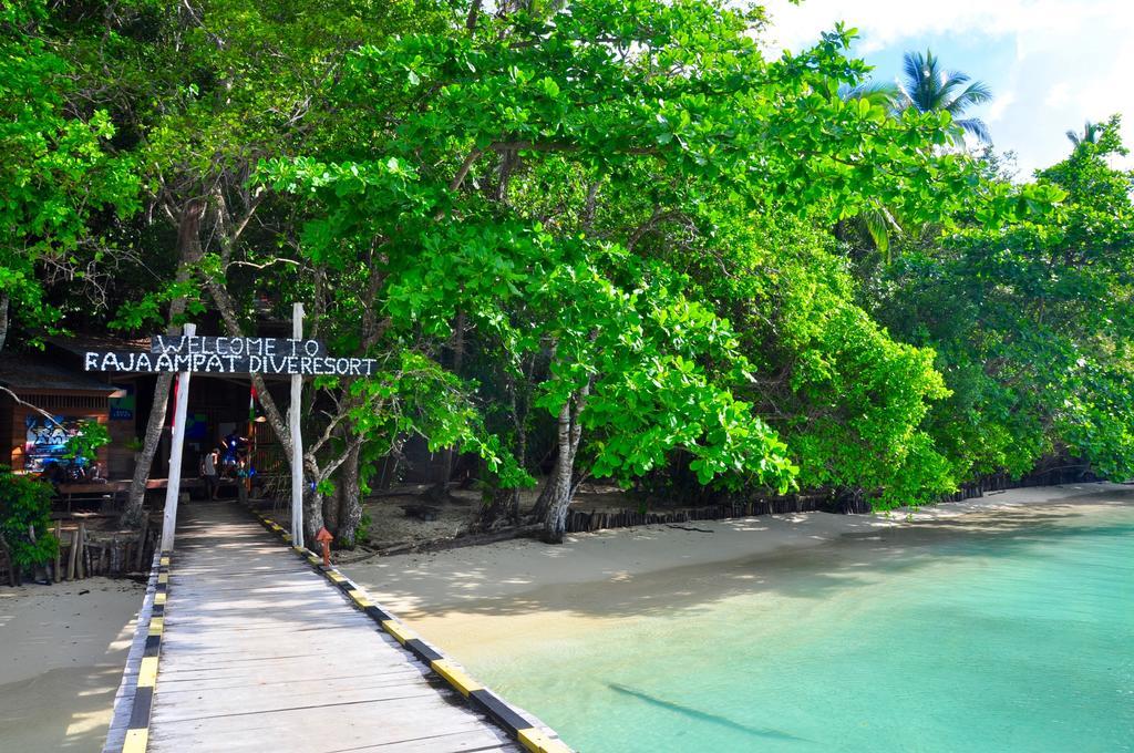 Raja Ampat Dive Resort Tapokreng Екстериор снимка