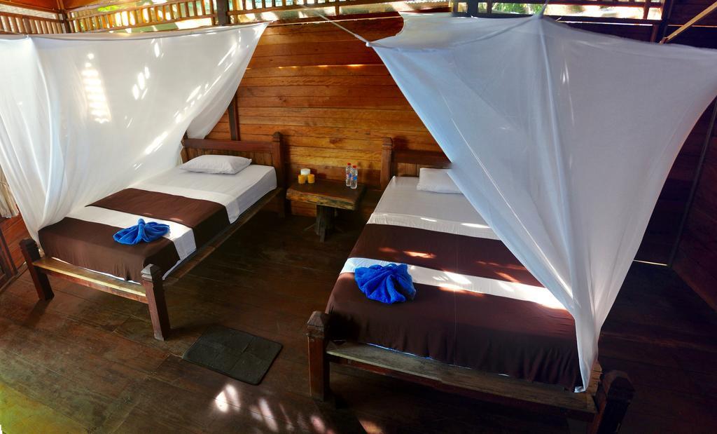 Raja Ampat Dive Resort Tapokreng Екстериор снимка