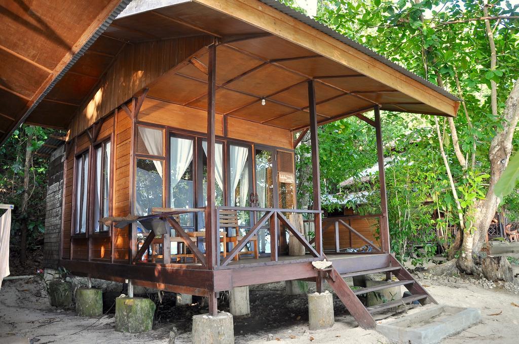 Raja Ampat Dive Resort Tapokreng Екстериор снимка