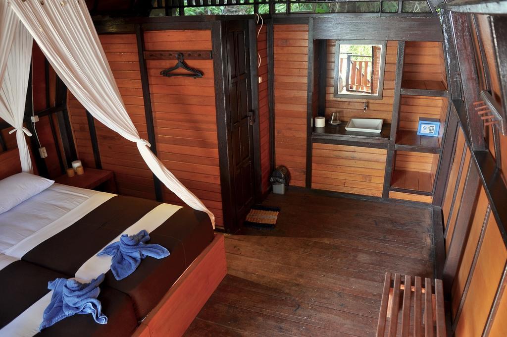 Raja Ampat Dive Resort Tapokreng Екстериор снимка