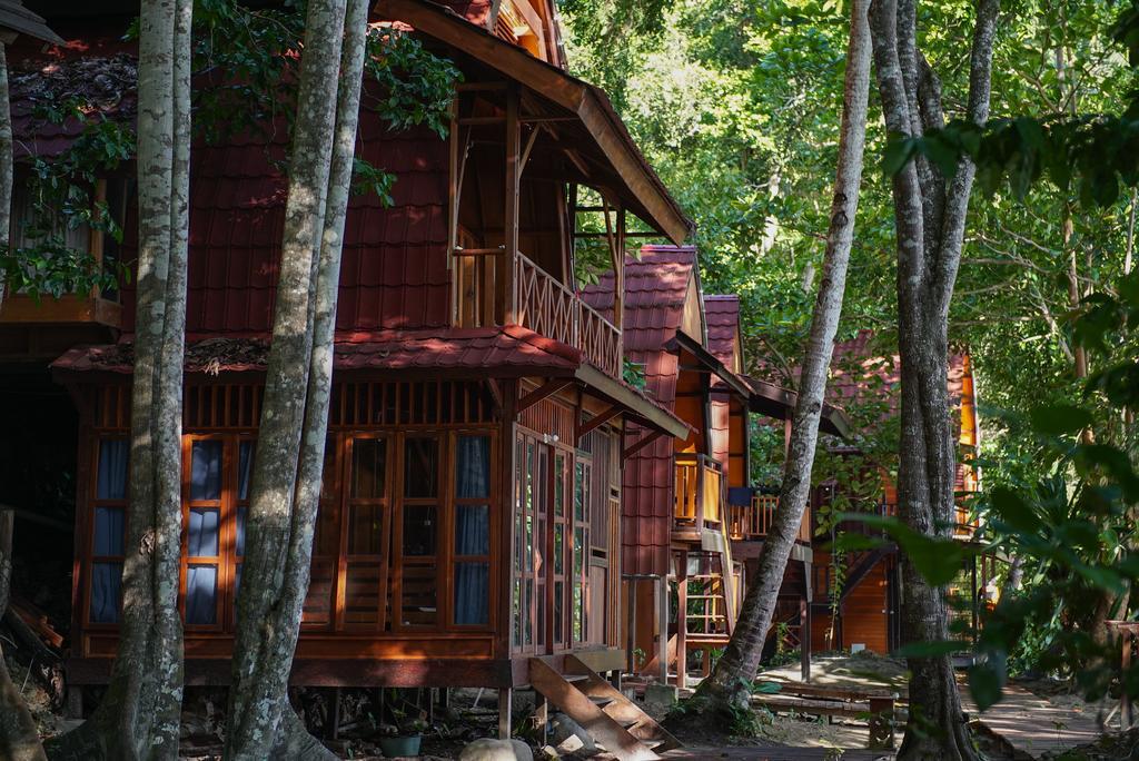 Raja Ampat Dive Resort Tapokreng Екстериор снимка