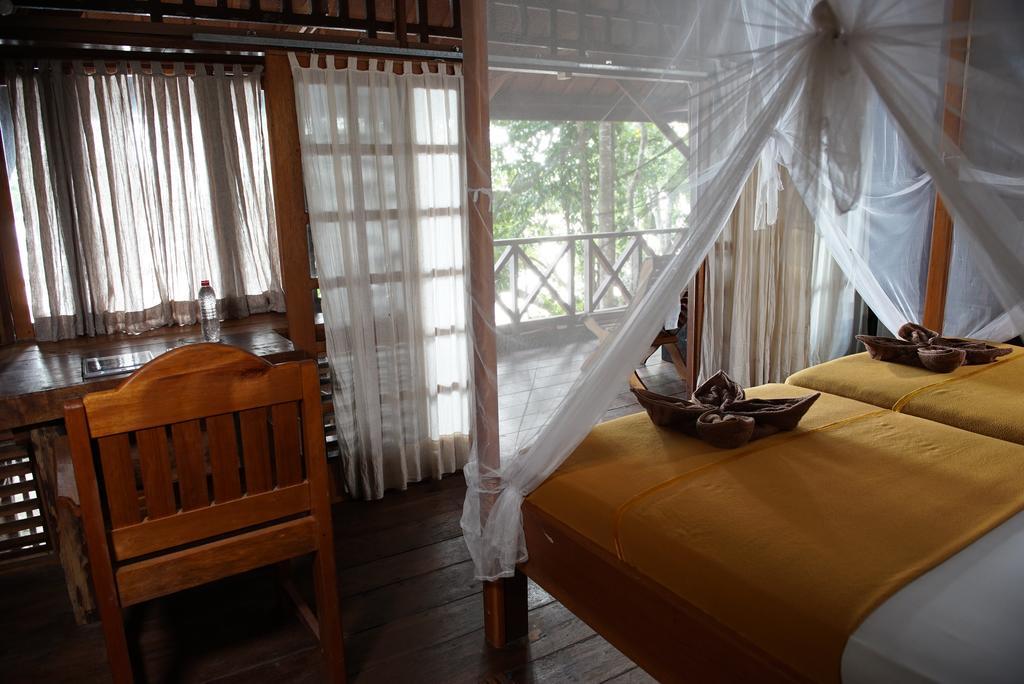 Raja Ampat Dive Resort Tapokreng Екстериор снимка