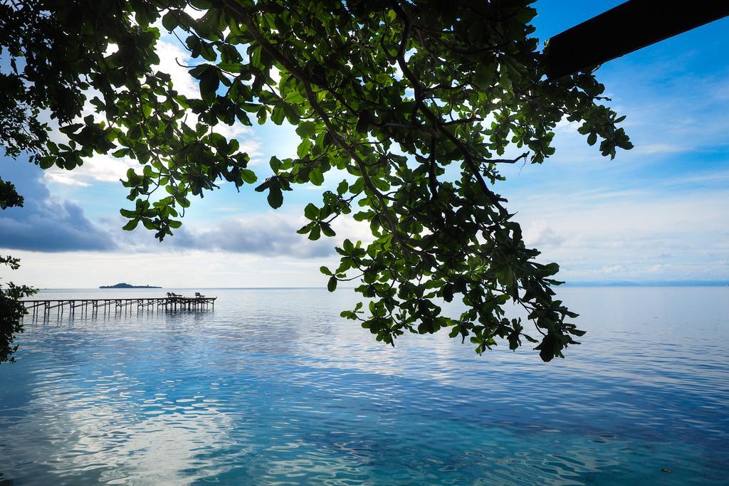 Raja Ampat Dive Resort Tapokreng Екстериор снимка